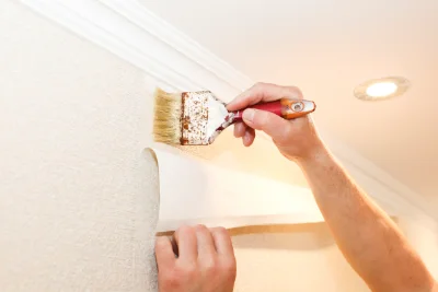 Pose de papier peint à Lassay-sur-Croisne — revêtements muraux et toiles de verre